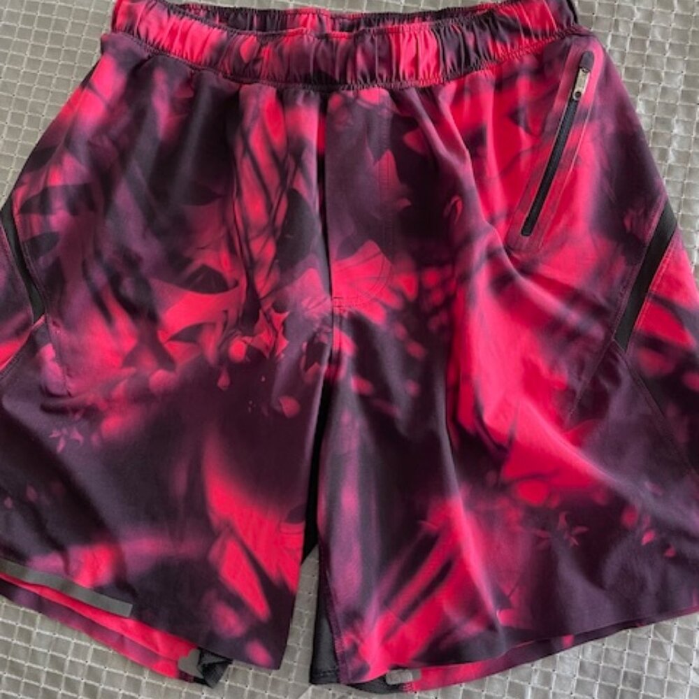 Lululemon short size S